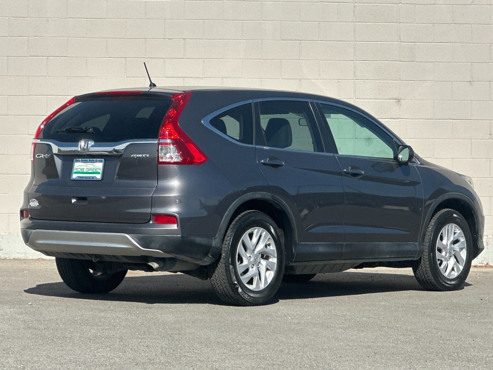 2016 Honda CR-V — rear three-quarter view
